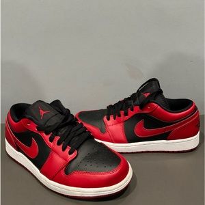 Jordan 1 low red and black size 9 used condition No box authentic